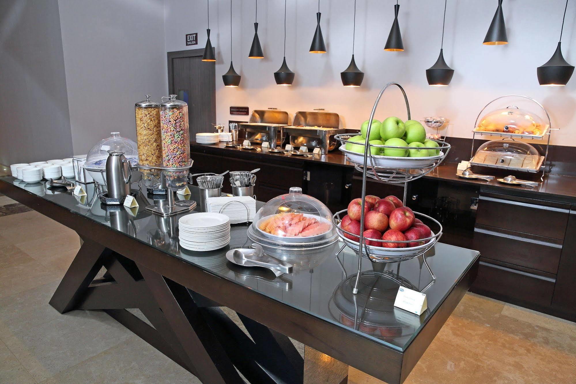 Hampton By Hilton Panama Hotel Ngoại thất bức ảnh